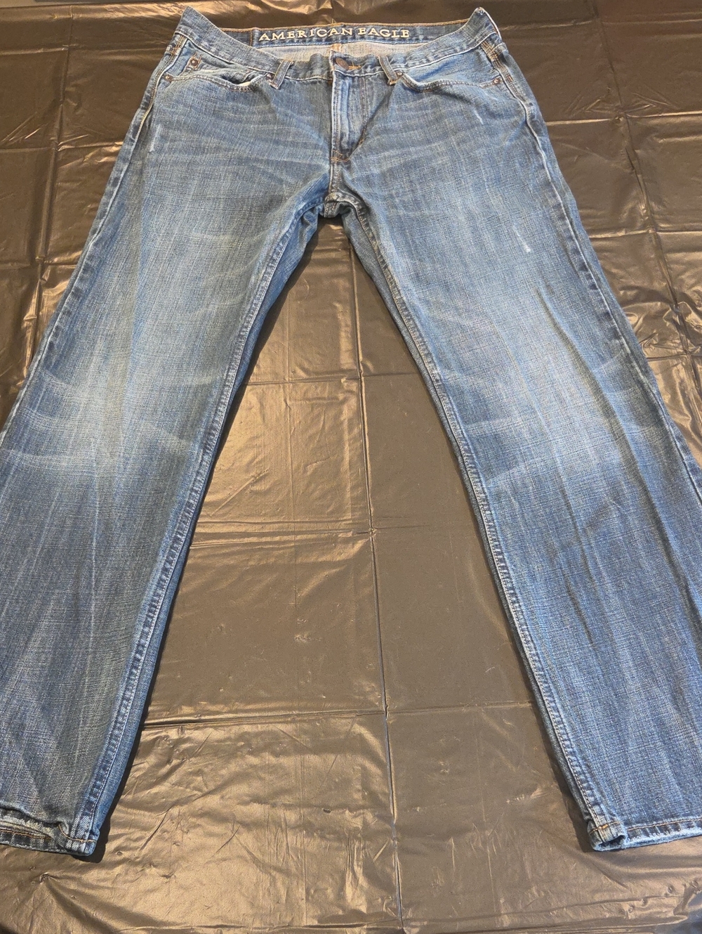 American Eagle Outfitters Men's Blue Straight-Leg Jeans